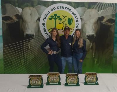 Recinto de LeilÃµes Silvino Schuster de Laranjeiras do Sul, foi reinaugurado nesta sexta-feira (08/04) 